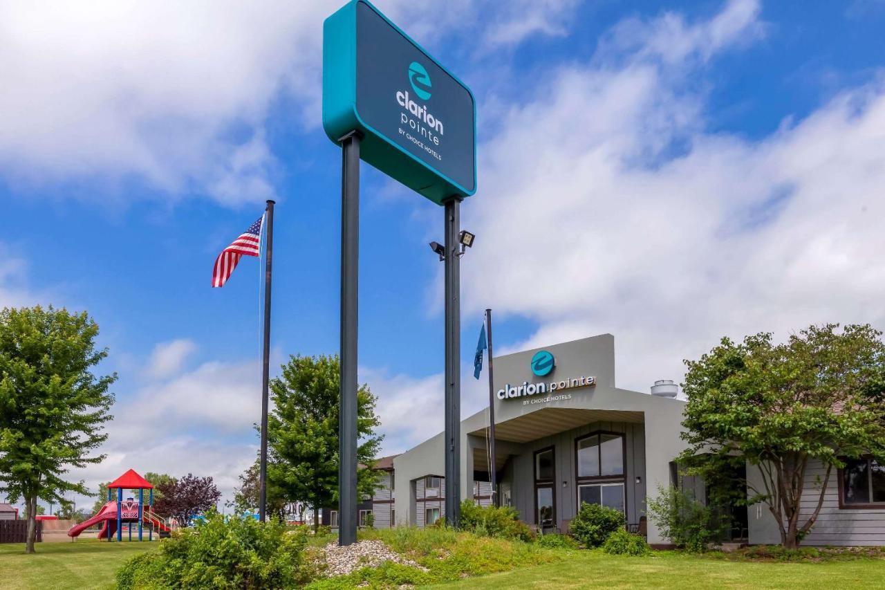 Clarion Pointe Tomah Exterior foto