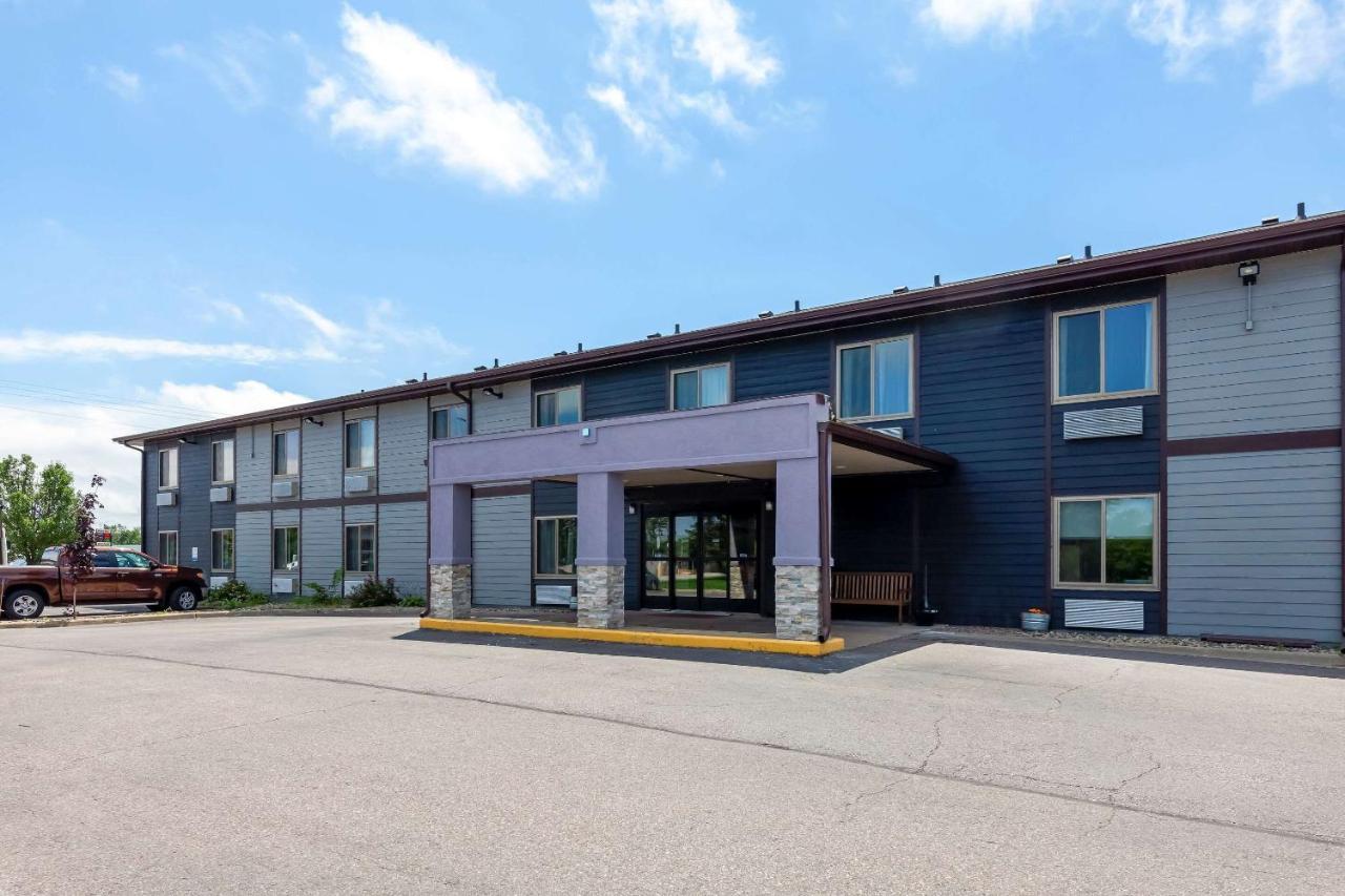 Clarion Pointe Tomah Exterior foto