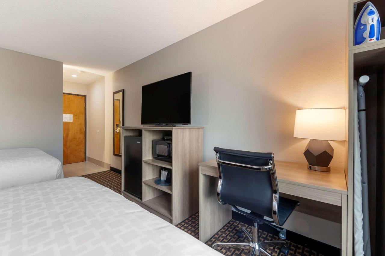 Clarion Pointe Tomah Exterior foto