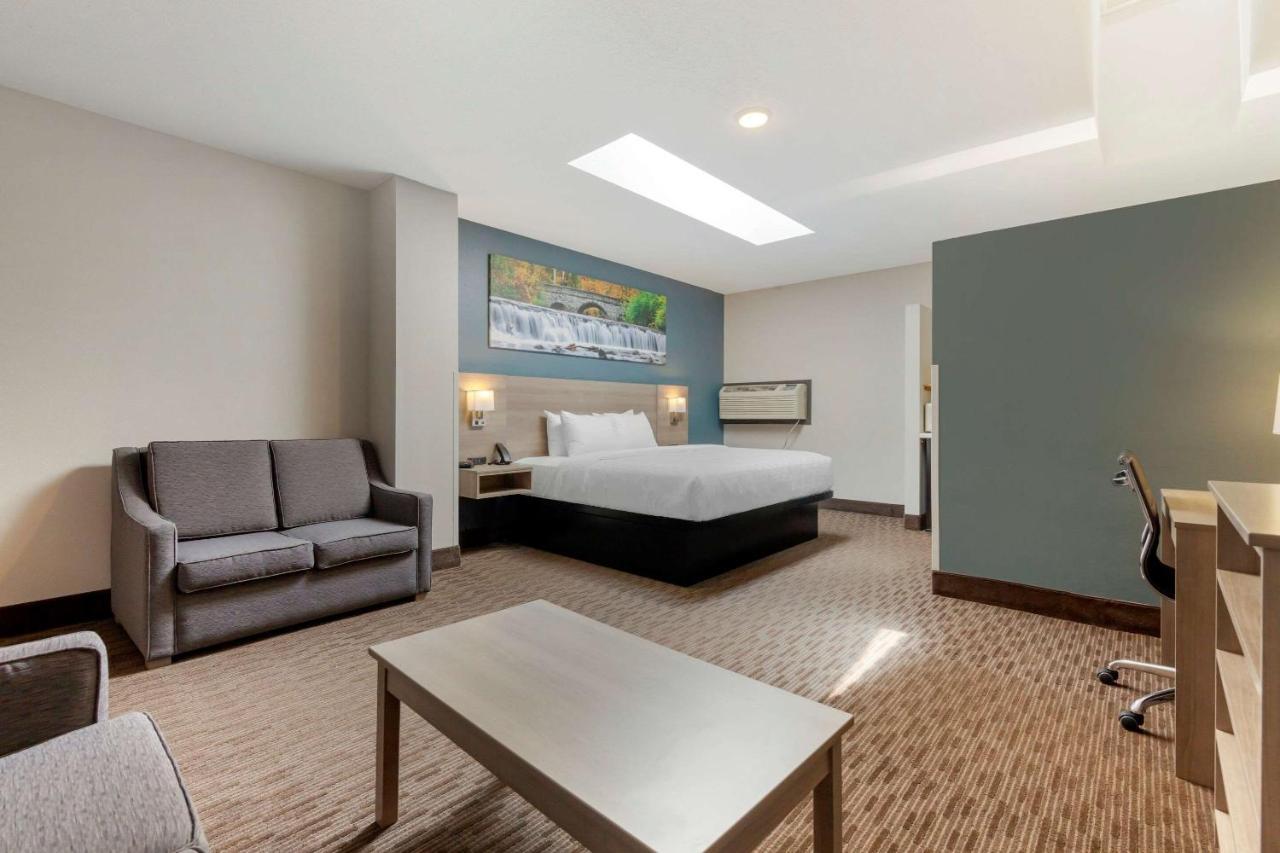Clarion Pointe Tomah Exterior foto