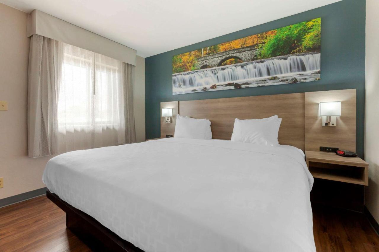 Clarion Pointe Tomah Exterior foto