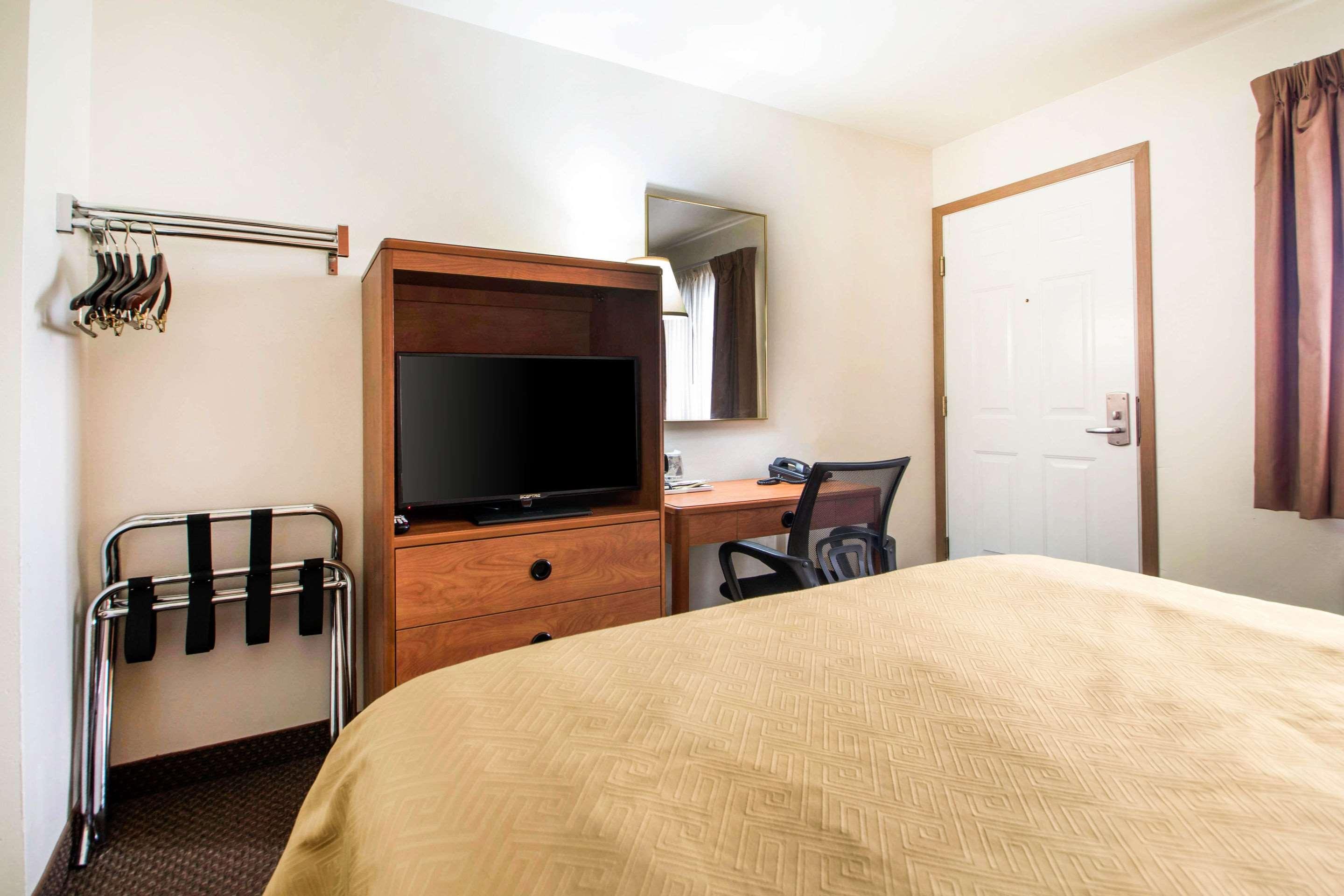 Clarion Pointe Tomah Exterior foto