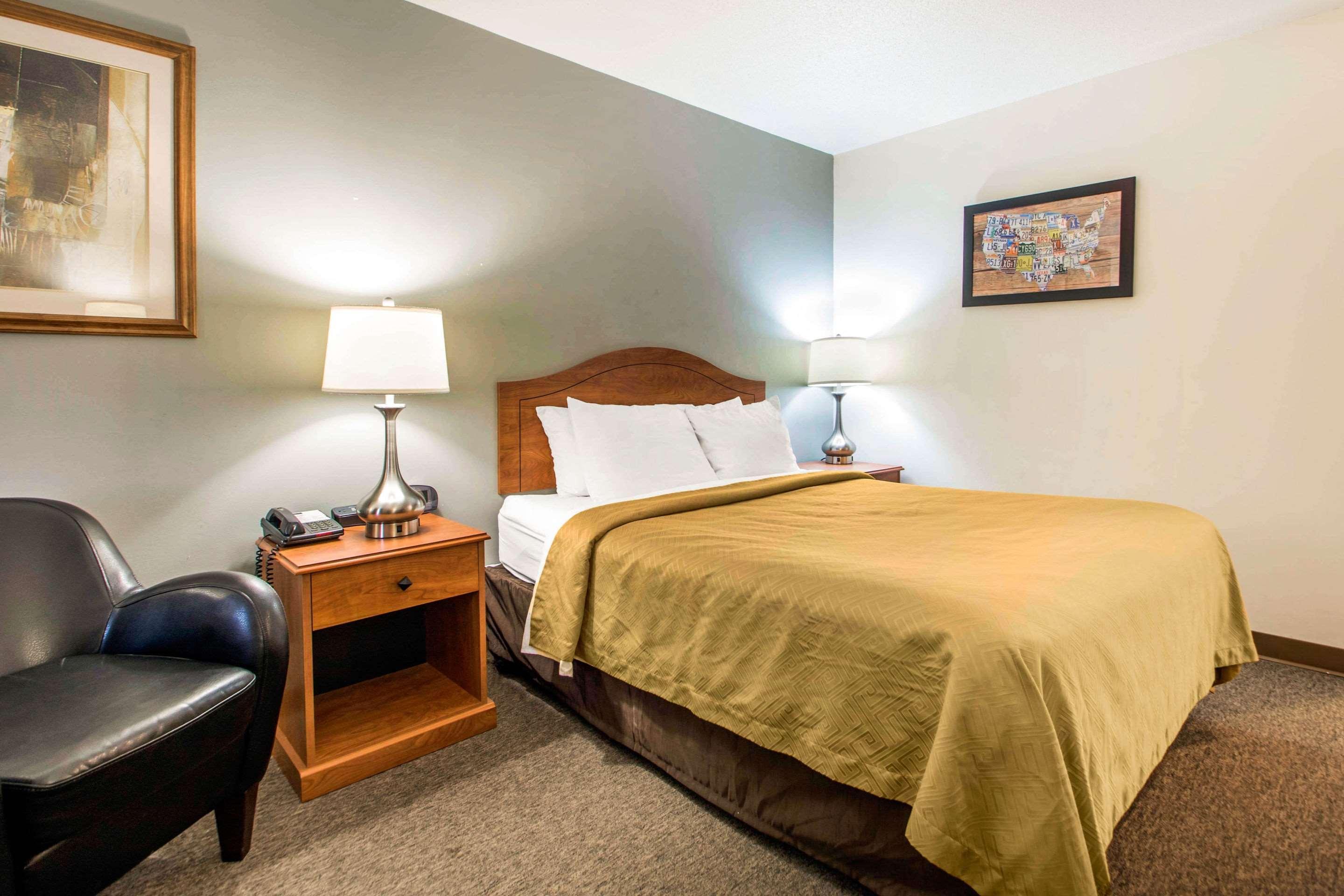Clarion Pointe Tomah Exterior foto