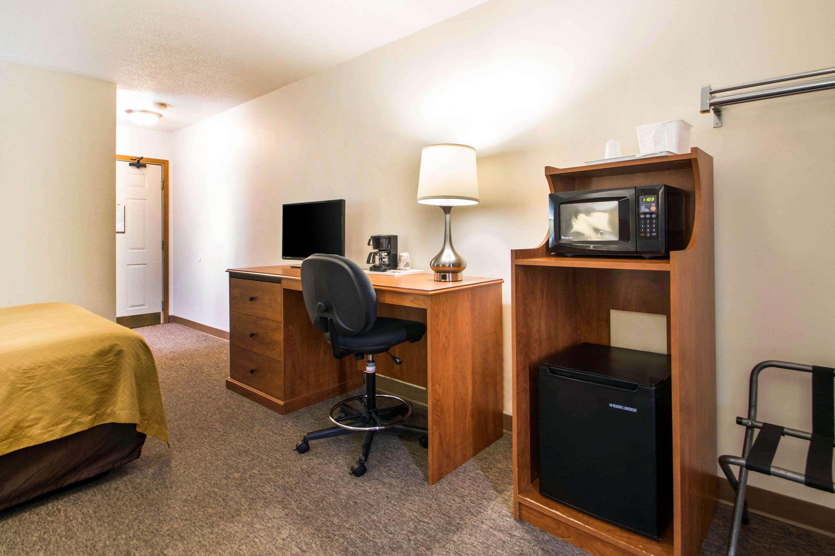 Clarion Pointe Tomah Exterior foto