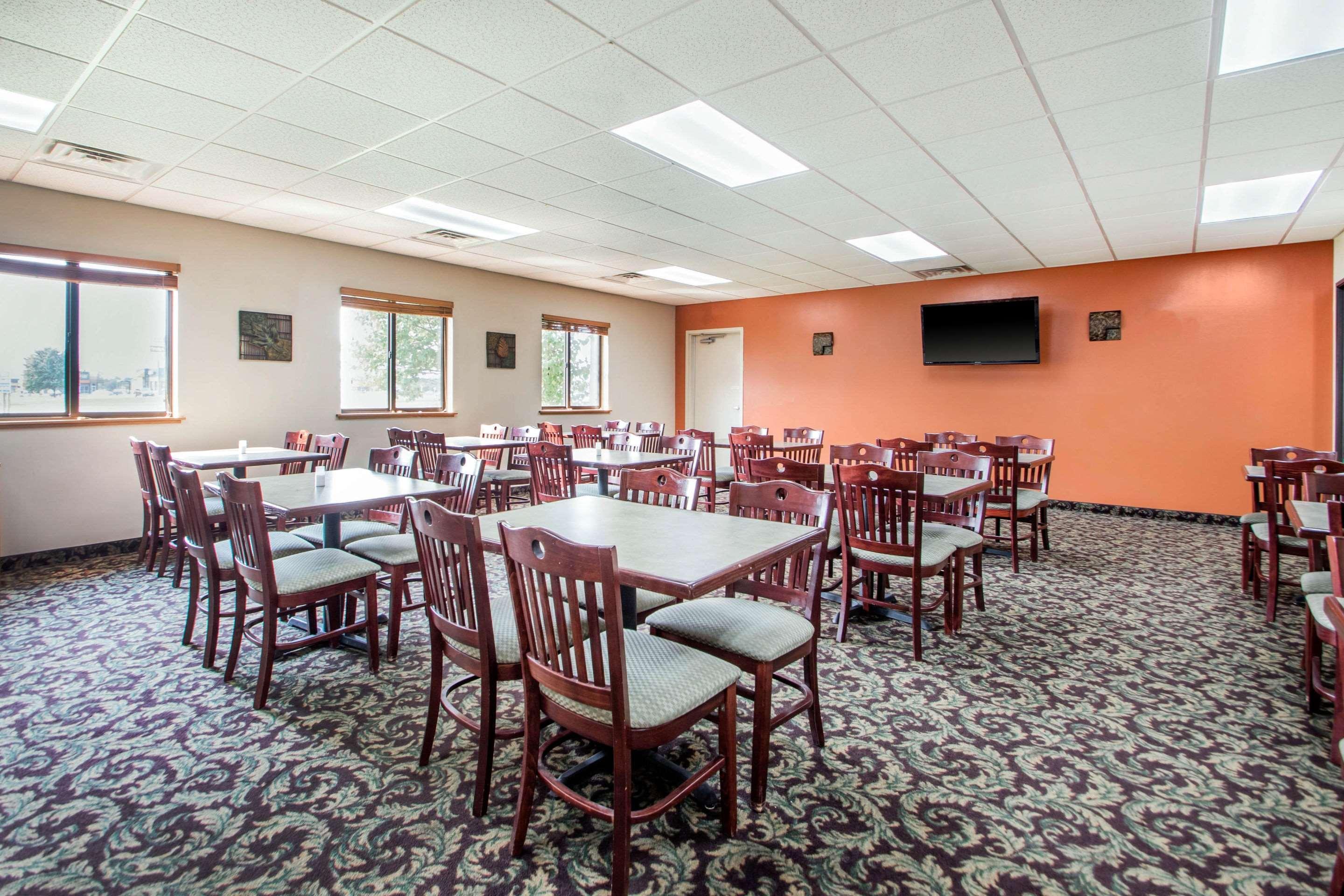 Clarion Pointe Tomah Exterior foto