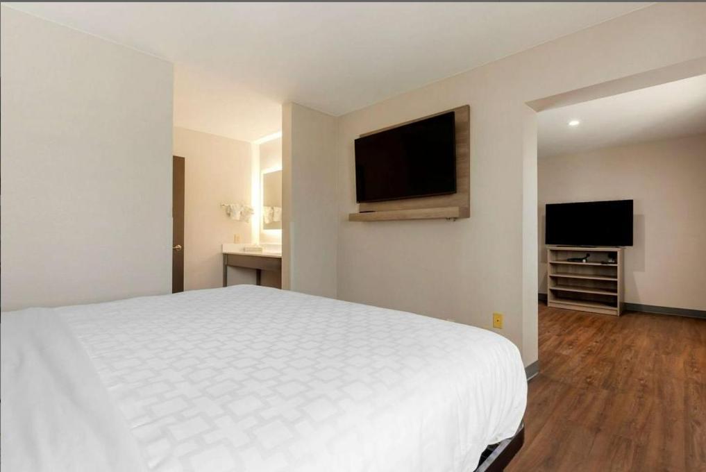 Clarion Pointe Tomah Exterior foto